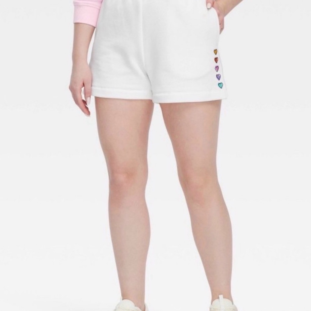 NWT Roller Rabbit x Target White Women's Shorts with Disco Heart Accents 🩷🩵💚